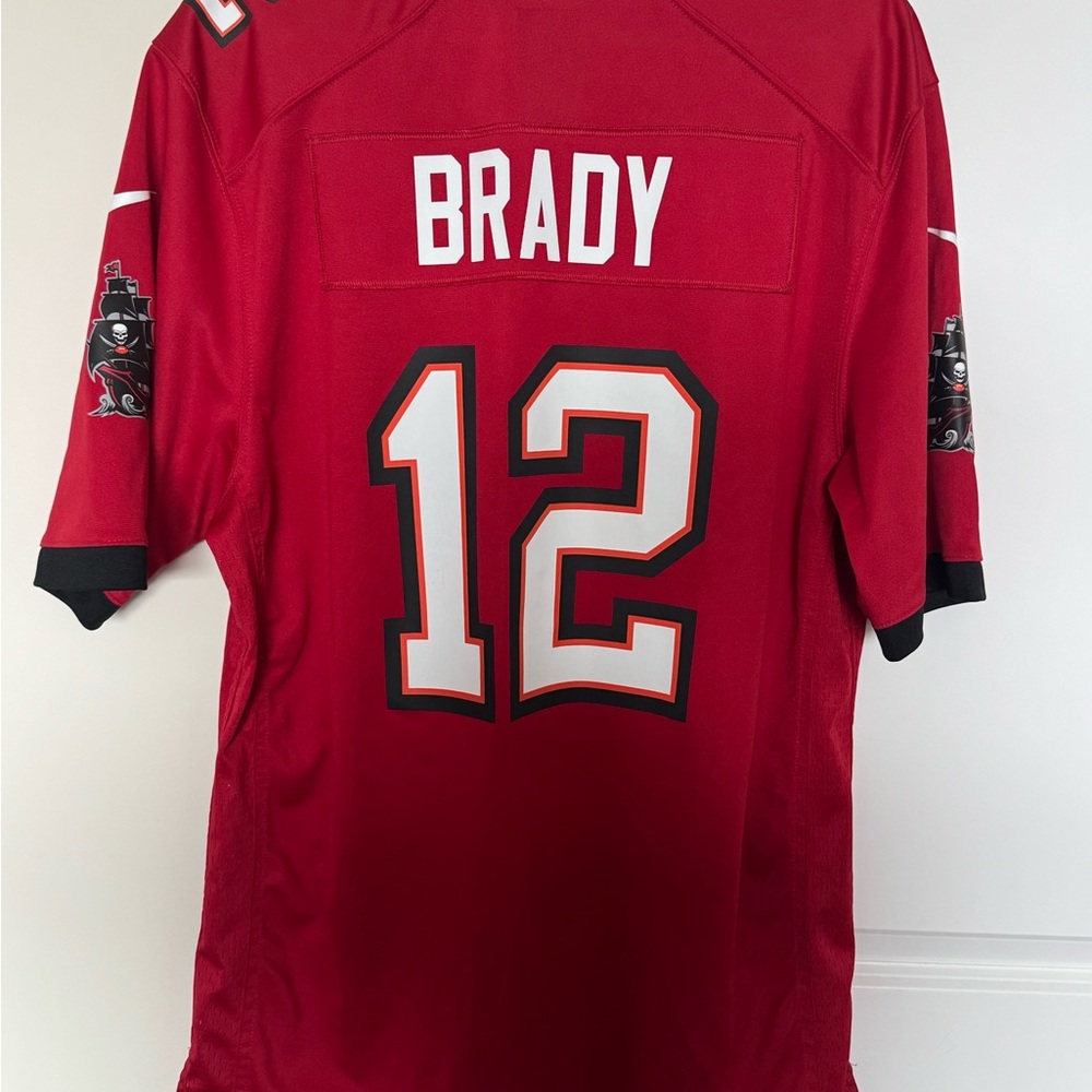 Nike On-Field Tampa Bay Buccaneers Tom Brady #12 Jersey – Men’s Large